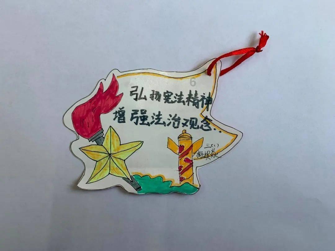 小孩子在学校被同学学长打了怎么处理小孩在学校被同学的妈妈打了怎么办？游戏画面